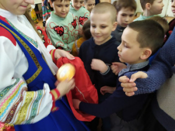  "Старинный и весёлый праздник Святки".