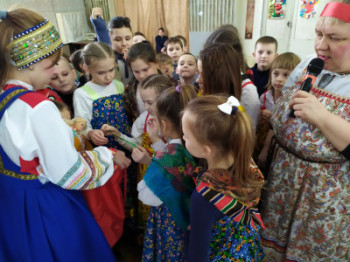  "Старинный и весёлый праздник Святки".