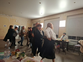 "Главною-душою не стареть"